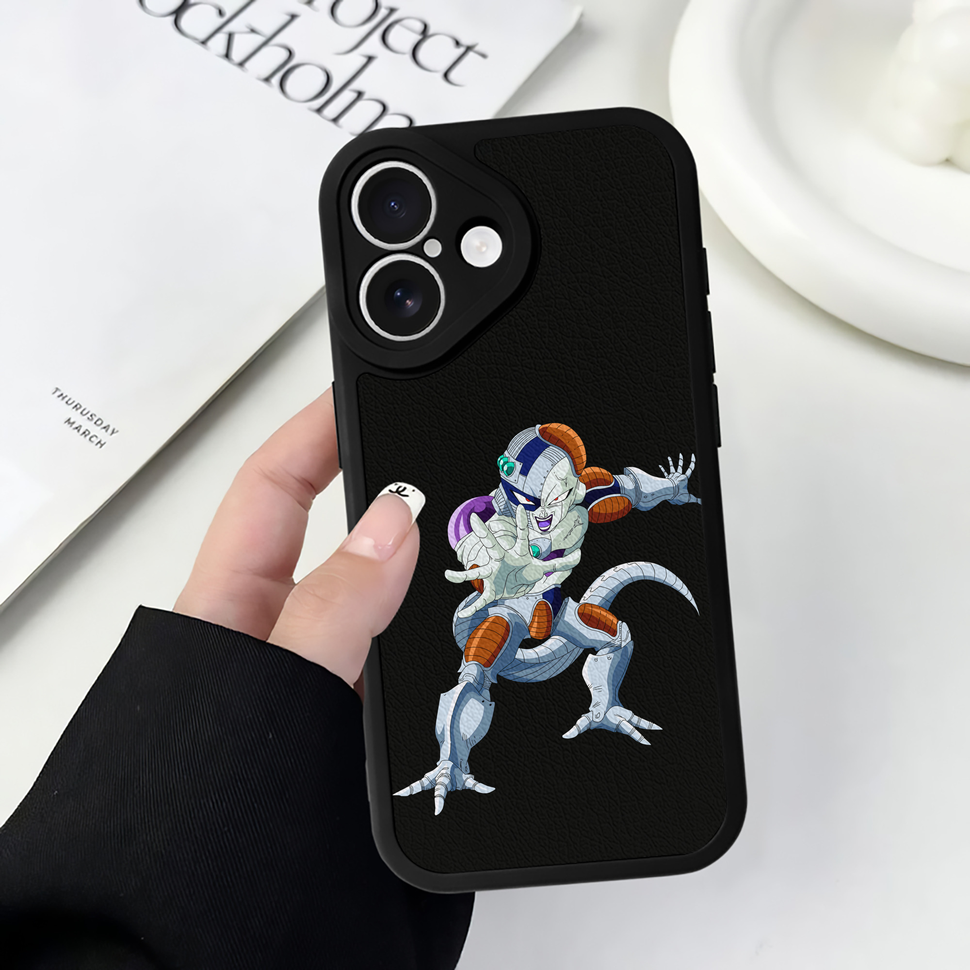 （画像用） ドラゴンボール フリーザ DRAGON BALL Frieza 【iPhone 16シリーズ対応】シリコンスマホケース（レザー調） 材質：シリコン